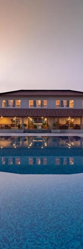 River Bank Jungle Resort, Chitwan, Hotel in Bharatpur