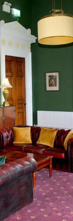 Ennismore House, Hotel in Cork