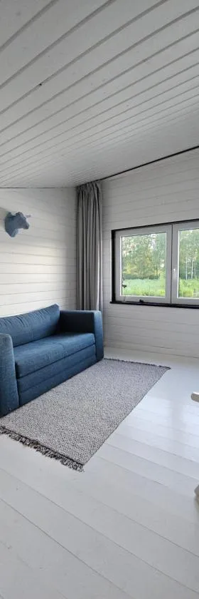 White boat house Aluksne, Hotel in Alūksne
