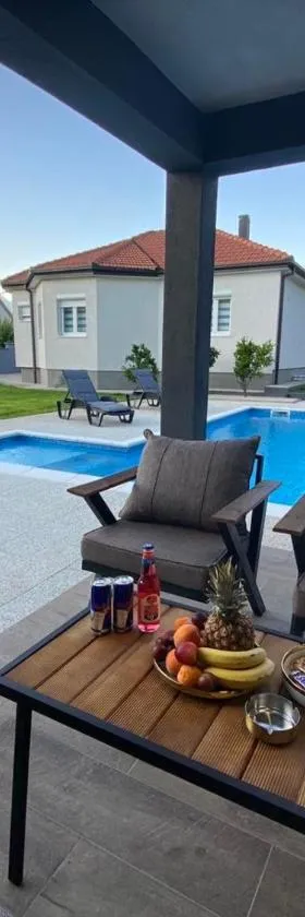 House and pool BajNa, Hotel in Mostar