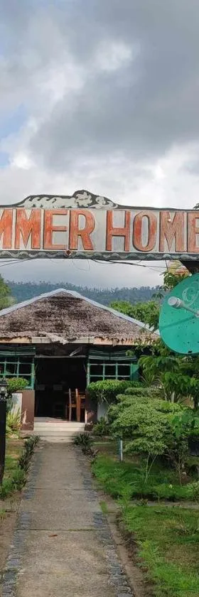 Summer Homes Beach Front Resort and Cottages Port Barton, Hotel in Port Barton
