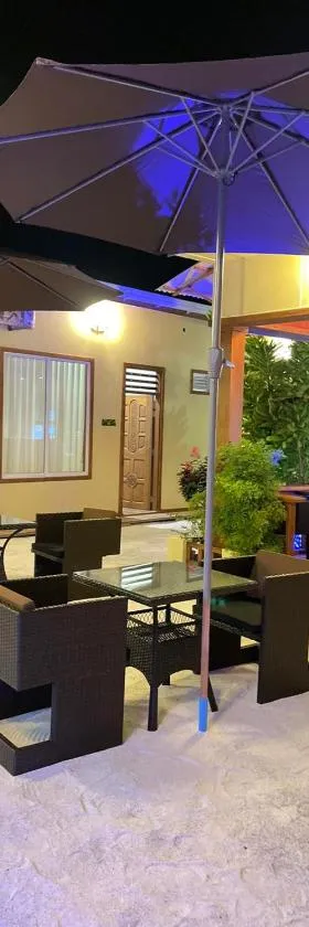 The Dreamscape Villa, Hotel in Feridhoo