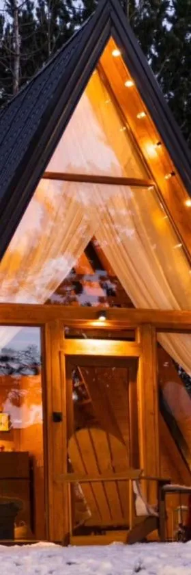 Forest House A Frame, Hotel in Risovac