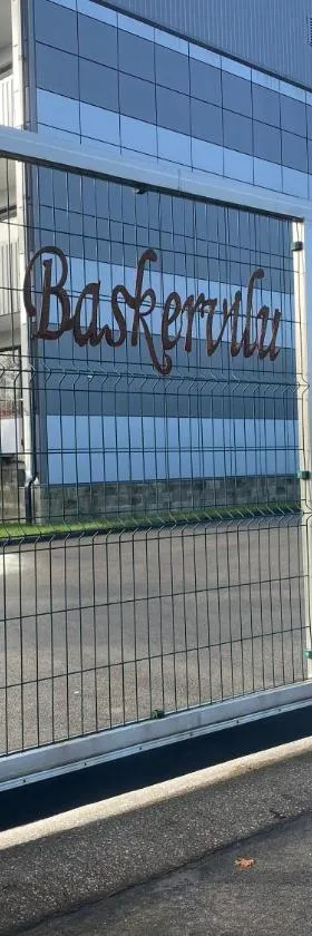 Baskervilu Muiža, Hotel in Sērenes