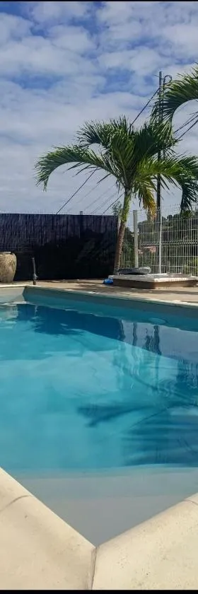 Magnifique bas de villa Émeraude, Hotel in Le François