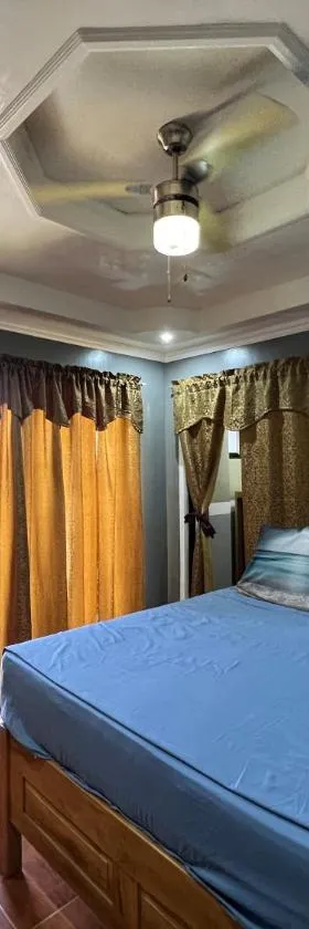 Lovely Bedroom in Lila, Bohol with WIFI, AC and Ref, Hotel in Lila