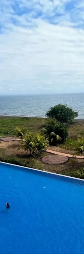 Seafront Residences Vacation Getaway, Hotel in San Juan