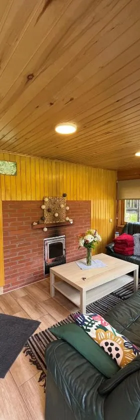 Cozy Forest Cabin, Hotel in Kadaga