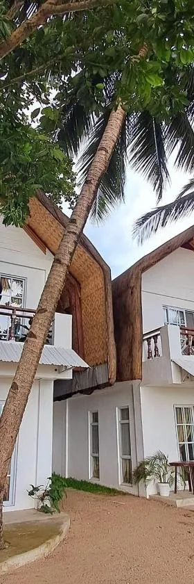 Brazaville Beach Resort, Hotel in Hinoba-an