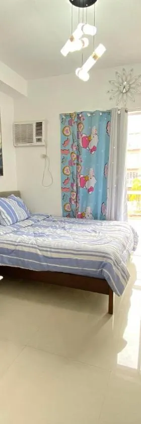 Family Room Condo in Minglanilla, Hotel in Minglanilla