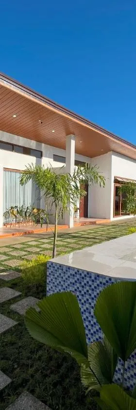 Villa Mercedes Private Resort, Hotel in Candon