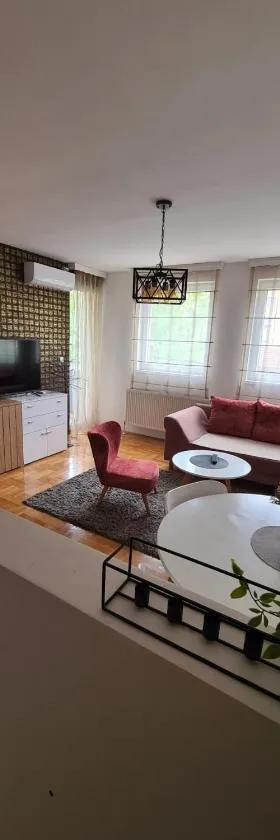 Sunrise apartman, Hotel in Bijeljina