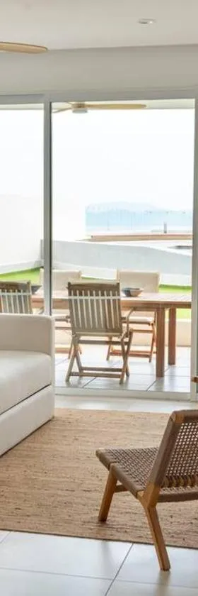 Luxury Beach Front 3Br Condo, Hotel in La Cruz de Huanacaxtle