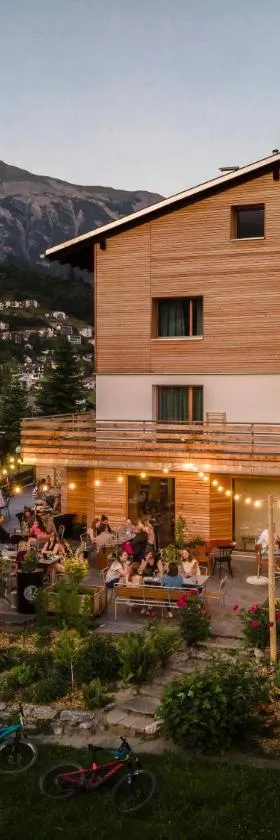 Flem Mountain Lodge, Hotel in Flims