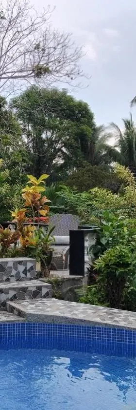 Matteo's hus VILLA RENTAL, Hotel in Zamboanguita