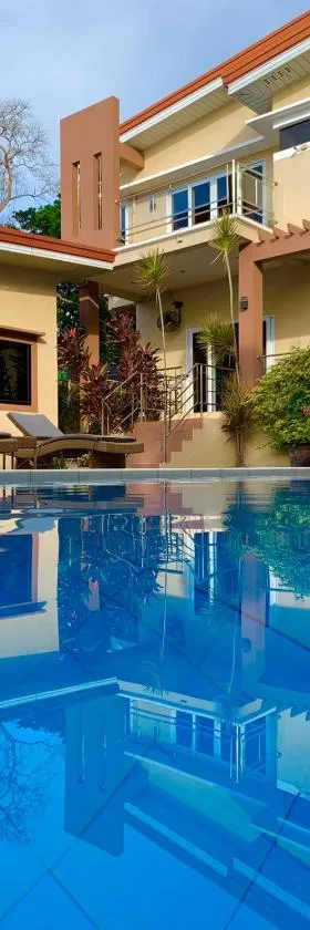 TLT Guesthouses - Dauin, Hotel in Dauin