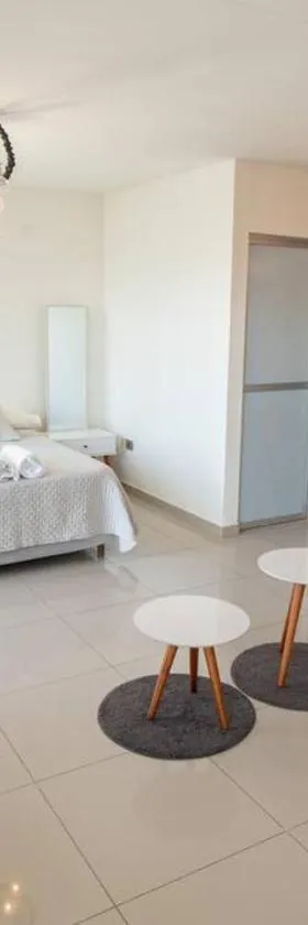 Relajate en Moderno y Elegante Apartamento Familiar con amplio balcón, en Zona Residencial Avenida Beni, Hotel in Hamacas
