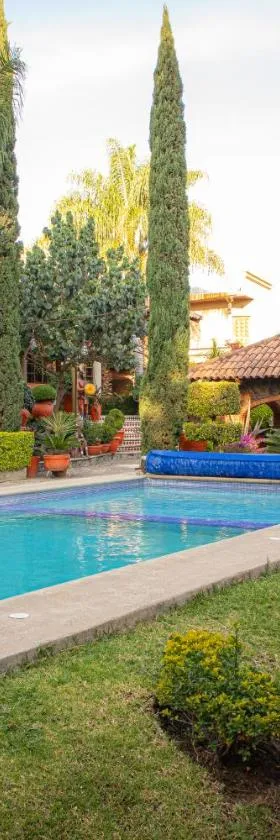 Hotel El Dorado - cerca de Chapala y del Aeropuerto, Hotel in Ixtlahuacán de los Membrillos