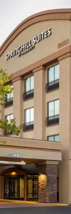 The best available hotels & places to stay near シトラス・ハイツ