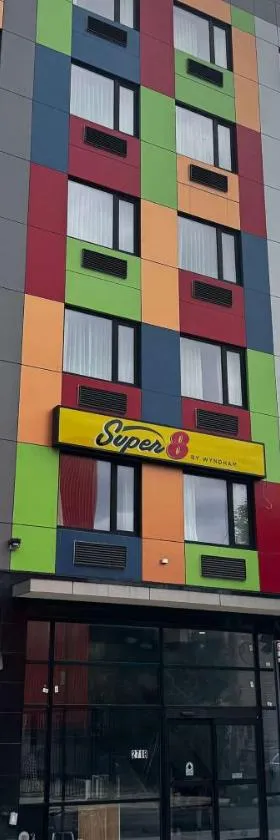 Super 8 by Wyndham Brooklyn Fulton Street Broadway Junction, Hotel in Brooklyn