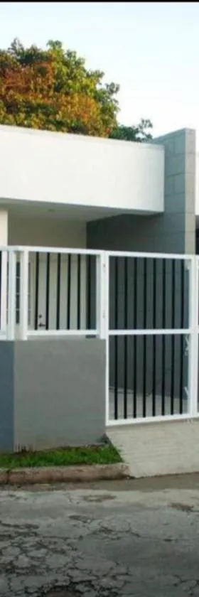 Entire Home Fully Furnished Netflix AC Auto washer and Dryer, Hotel in Daet