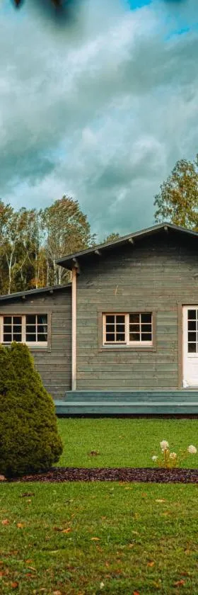 Ciemiņos, Hotel in Lieltirumi