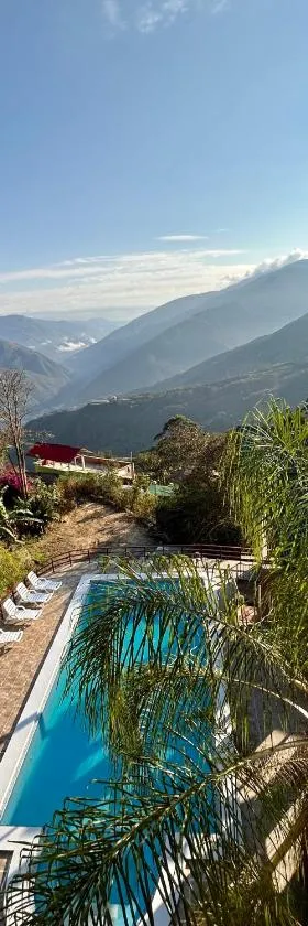 Villa Camila Hostel, Hotel in Coroico
