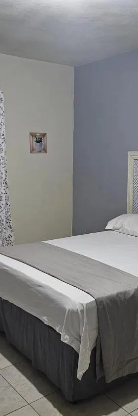 Modern apt at West village, Hotel in Montego Bay