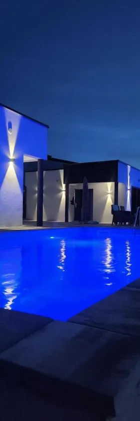 Apartmani City ES, Hotel in Cazin