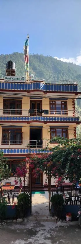 Hotel Garden Inn, Hotel in Syābru Bensi