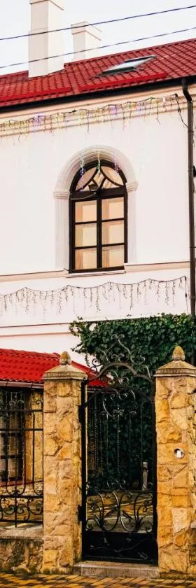 Antique House Hotel, Hotel in Dubno