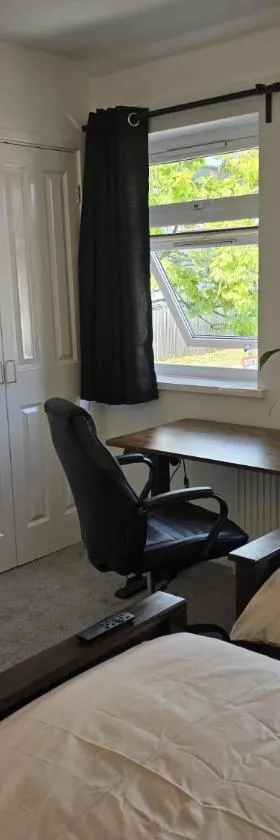 Heathrow, Hounslow, Beautiful Modern Home, Hotel in Cranford