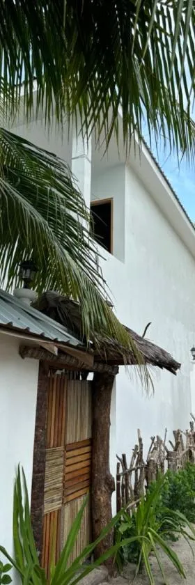 Dive and Sleep - All Inclusive Diving Guesthouse - 3 Dives per day, Hotel in Maamigili
