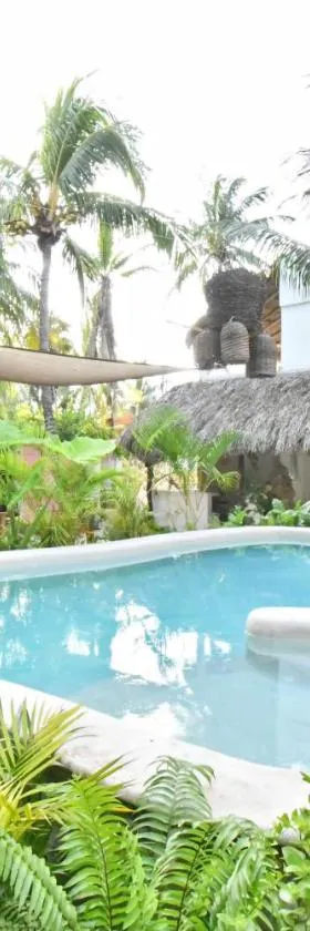 Maria Bonita Hotel & Restaurant El Cuyo by Spot Rentals, Hotel in El Cuyo