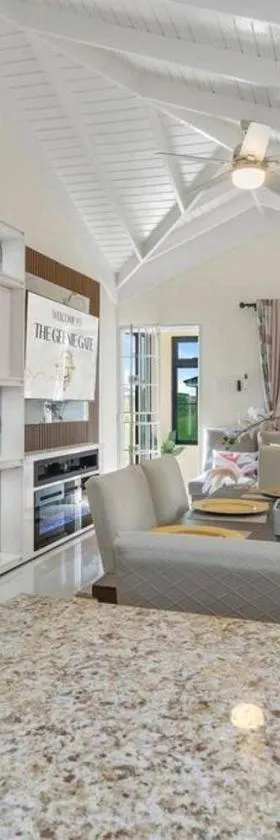 Fully Air Conditioned Colbeck Manor - The Geenie Gates, Hotel in Old Harbour