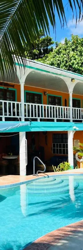 Coral Cove Inn, Hotel in Maya Beach