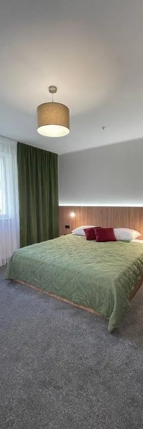 "Озерний край", Hotel in Pustomyty
