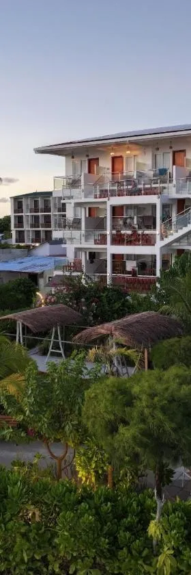 Reef Edge Thulusdhoo, Maldives, Hotel in Thulusdhoo