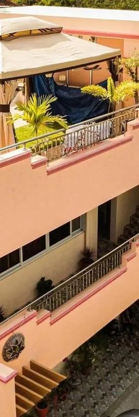 Queenslander Hotel and Restaurant, Hotel in Alaminos