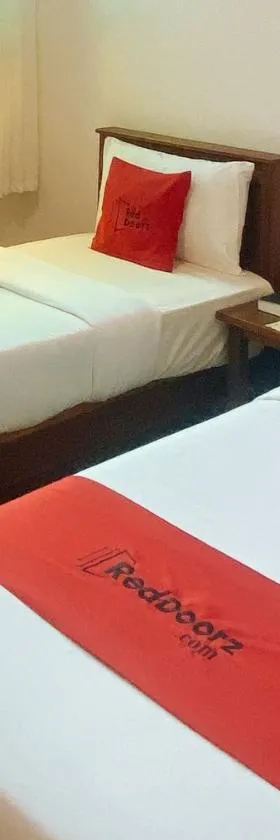 RedDoorz Plus at Balai Sofia Bed & Breakfast Batangas, Hotel in Talisay