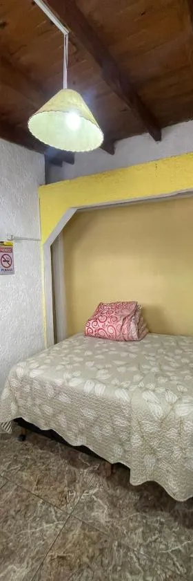 Alojamiento Lunas en Chuy con Baño Privado, Hotel in Chuy