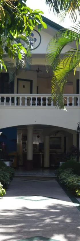 La Planta Hotel and Restaurant, Inc., Hotel in Bais