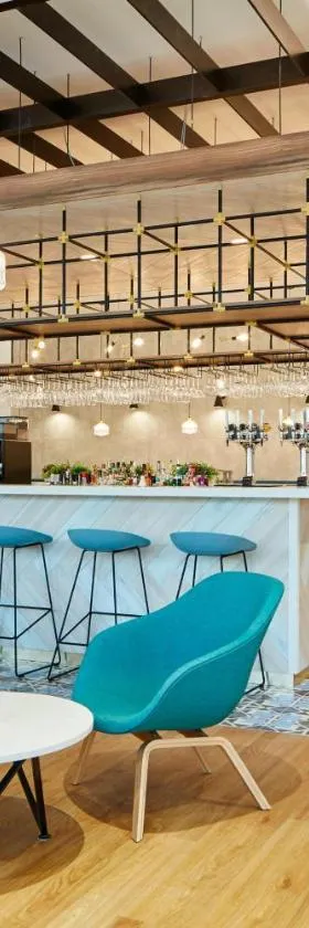 Courtyard by Marriott Luton Airport, Hotel in Luton