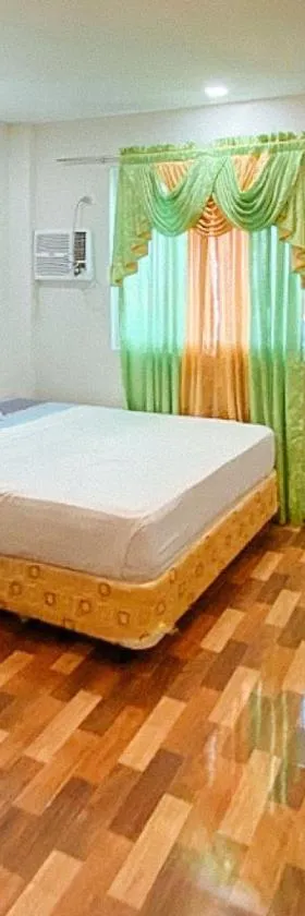 RedDoorz @ 4ks Pension House Bogo City Cebu, Hotel in Banban