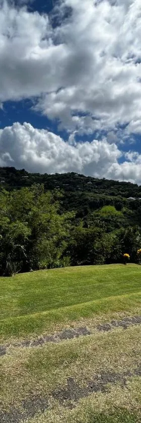villa entre ciel et montagne, Hotel in Le Carbet