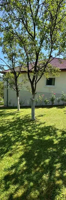 Bosnian Hobbiton, Hotel in Kovačevo Polje