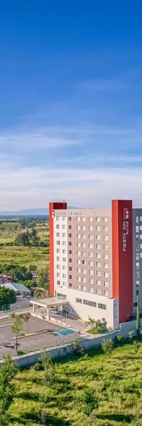 Fiesta Inn Suites Aeropuerto del Bajío, Hotel in Silao