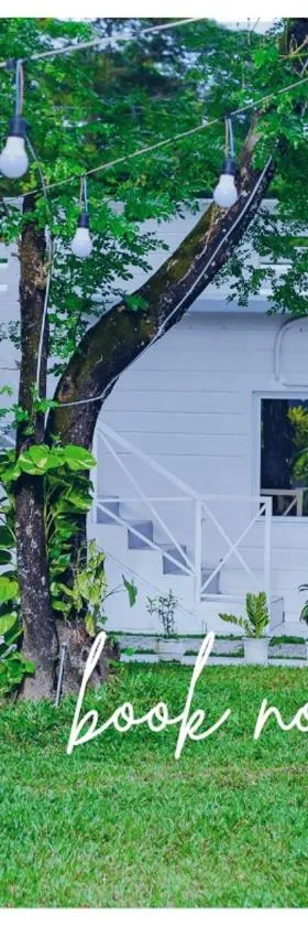 White House Cabin Cozy Retreat with Rustic Charm, Hotel in Hermosa