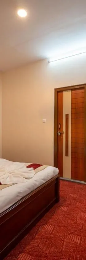 Mega Sweet Home Apartment, Hotel in Bālāju