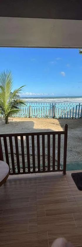 Kattegat Beachfront Villa, Hotel in El Nido